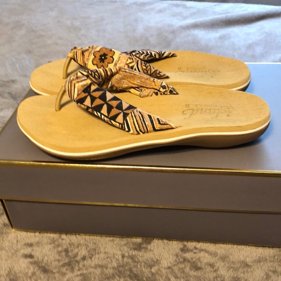 Sandals - Picture 2 of 4